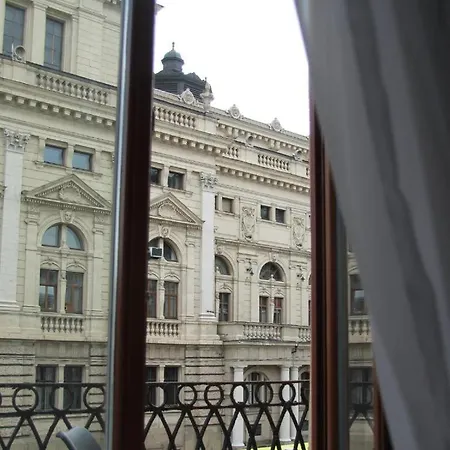 Appartement з видом на оперний театр *